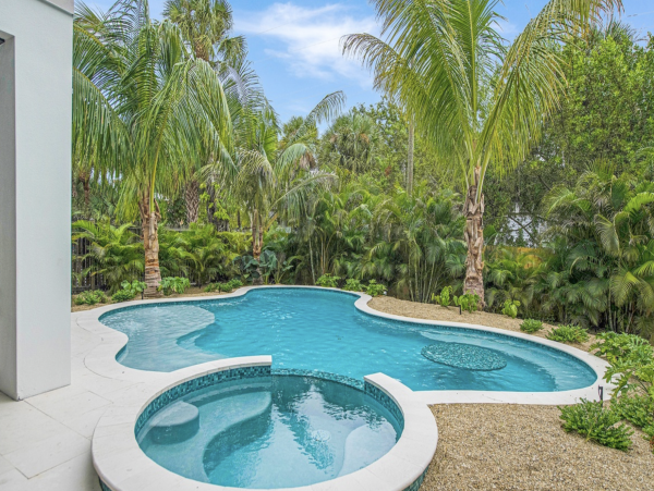 Anna Maria Walk to Beach Five Bedroom Vacation Home